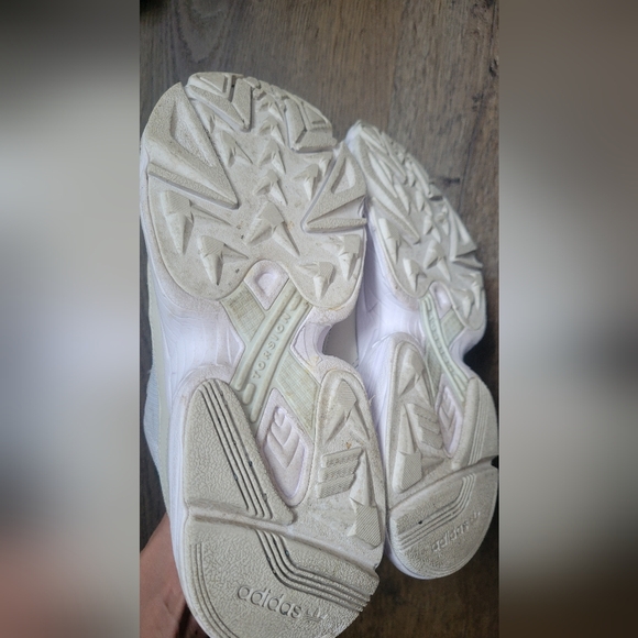 Adidas Falcon - Picture 9 of 16